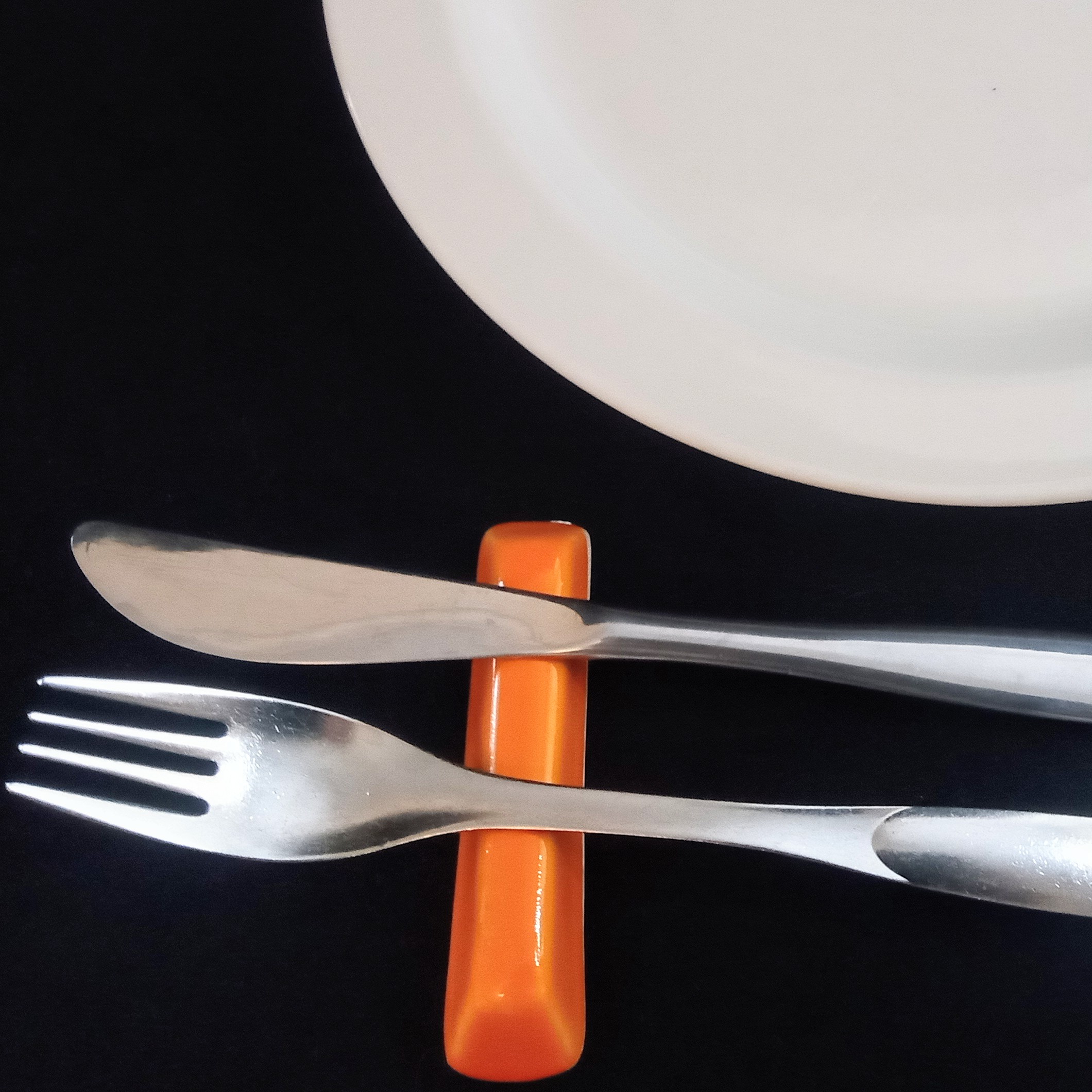 - Ripa - ruokailuvälinepidike